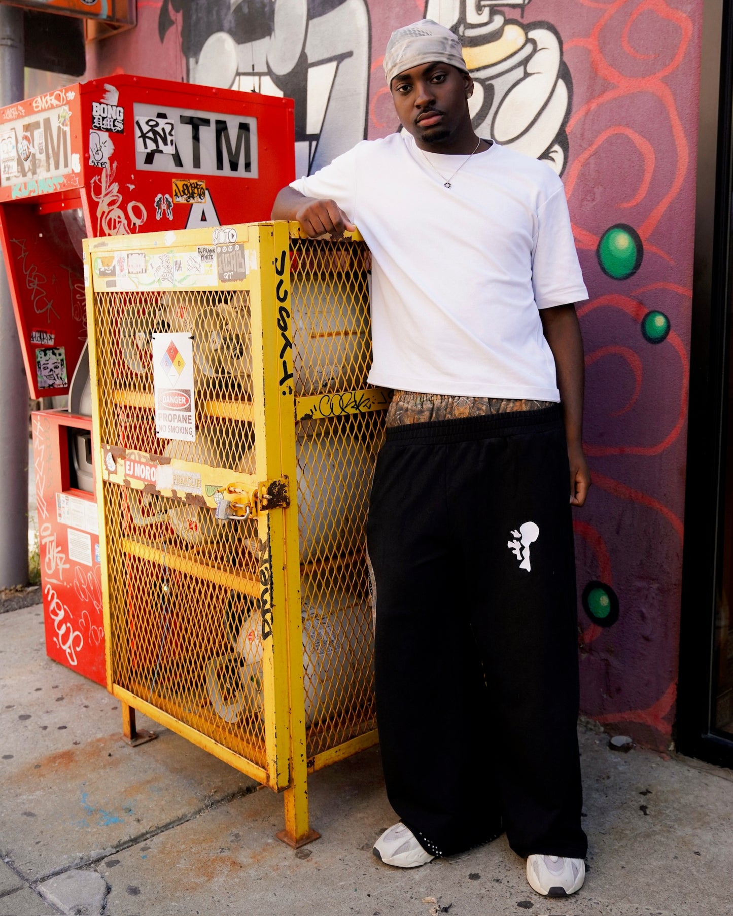 BLACK FLOW sweatpants